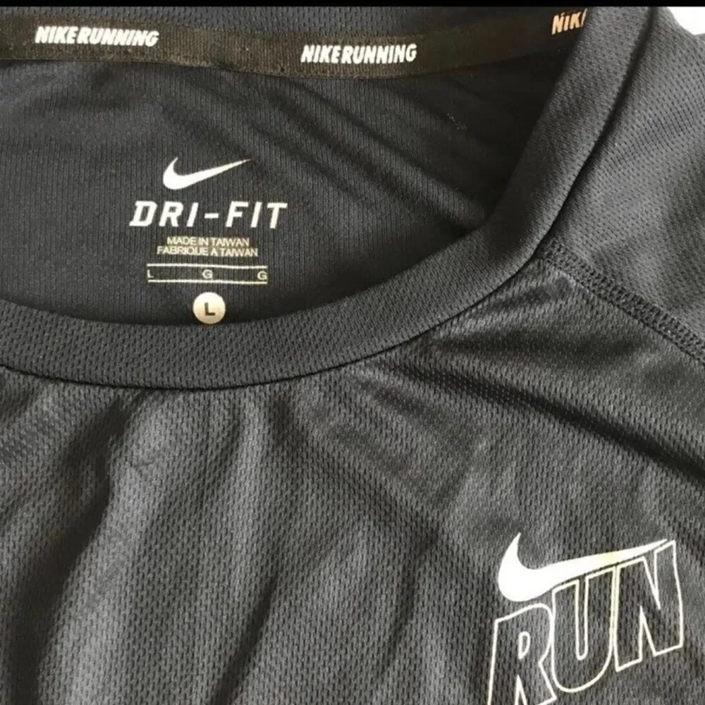 Nike RUN Running Athletic Dri Fit Shirt Mens Large Short Sleeve Navy Blue EUC